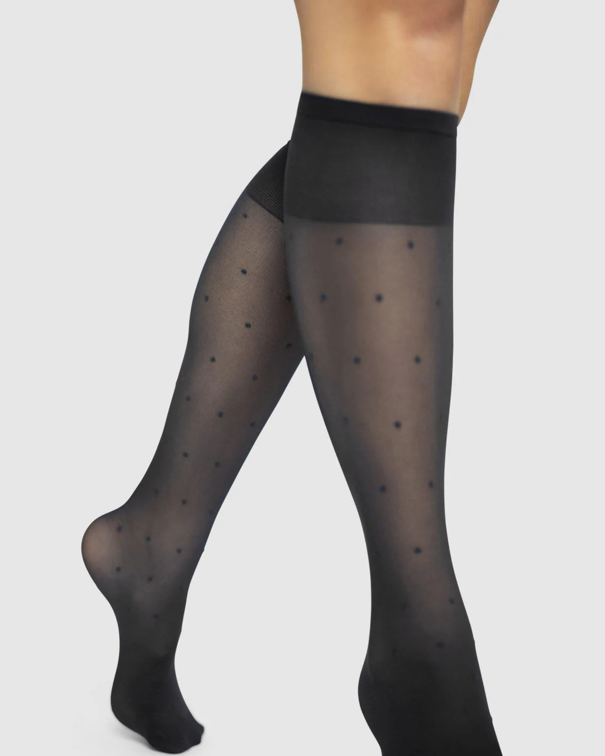 DORIS DOTS KNEE-HIGHS