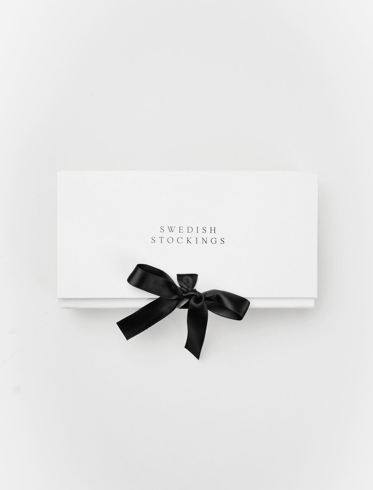 Giftbox Ines Shimmery Socks (2-Pack) in Black/Silver & Rouge/Silver – Socken von Swedish Stockings
